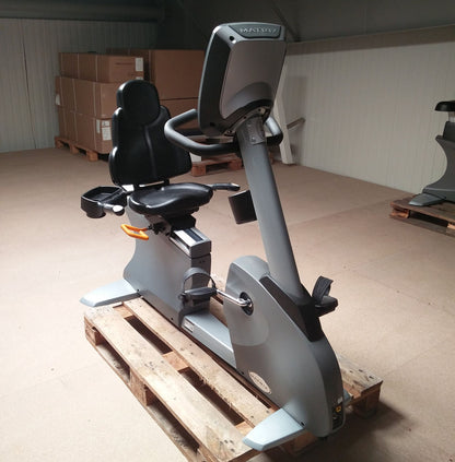Ausdauergeräte Set 8 Stk von Matrix, junge Cardiogeräte, neue Modelle, Ascent Trainer, Laufbänder, Ergometer, Recumbent etc, gebraucht - überholter Zustand
