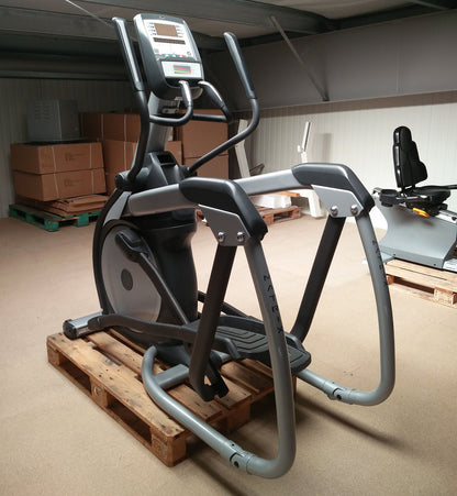 Ausdauergeräte Set 8 Stk von Matrix, junge Cardiogeräte, neue Modelle, Ascent Trainer, Laufbänder, Ergometer, Recumbent etc, gebraucht - überholter Zustand