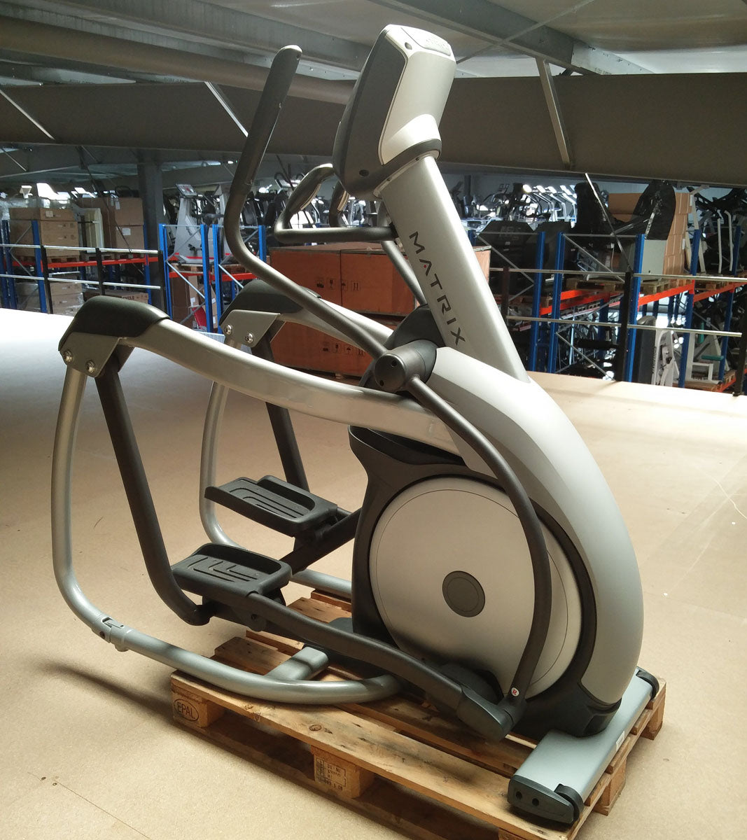 Ausdauergeräte Set 8 Stk von Matrix, junge Cardiogeräte, neue Modelle, Ascent Trainer, Laufbänder, Ergometer, Recumbent etc, gebraucht - überholter Zustand