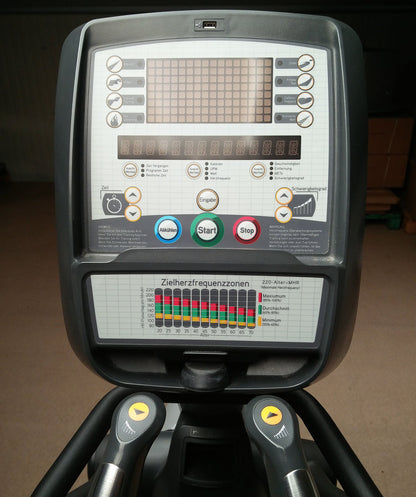 Ausdauergeräte Set 8 Stk von Matrix, junge Cardiogeräte, neue Modelle, Ascent Trainer, Laufbänder, Ergometer, Recumbent etc, gebraucht - überholter Zustand