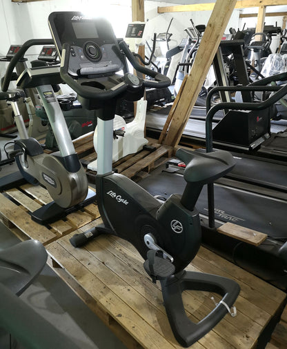 Life Fitness Ergometer Lifecycle, Elevation Series, Sitzergometer, Explore Konsole, Ausstellungsstücke, 1 Jahr jung, Zustand Neuwertig