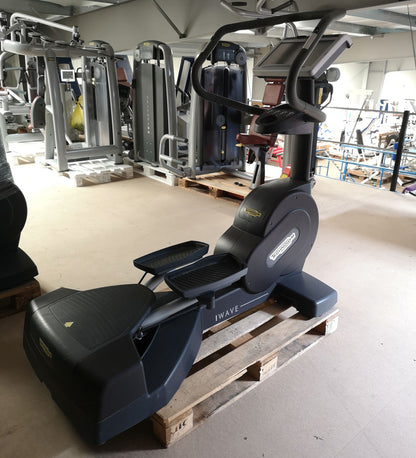 Technogym Wave Excite Line Stepper / Inliner / Ski / Ellipsentrainer, Touch Display, gebraucht - überholter Zustand