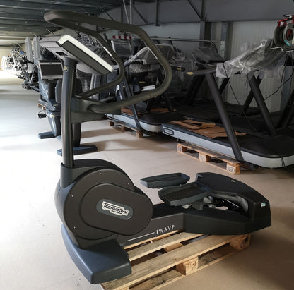 Technogym Wave Excite Line Stepper / Inliner / Ski / Ellipsentrainer, Touch Display, gebraucht - überholter Zustand