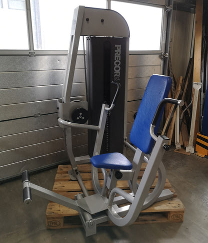 Precor Bankdrückmaschine mit Einstiegshilfe, Brustpresse, 105kg Gewichtsblock, Rahmenfarbe Silber, gebraucht - überholter Zustand