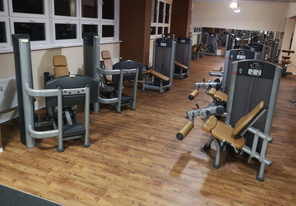 Life Fitness & Hammer Strength - 93 Fitnessgeräte - Kraftgeräte, Cardiogeräte, Plate loaded Geräte, Bänke etc - komplettes Fitnessstudio - gebraucht - TOP Zustand