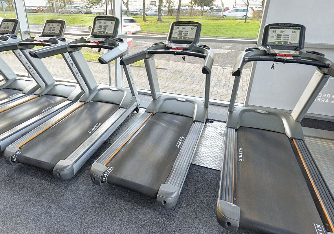 Matrix T5X Laufband, LED Konsole, gebraucht - überholter Zustand inkl. neuer Laufdecke