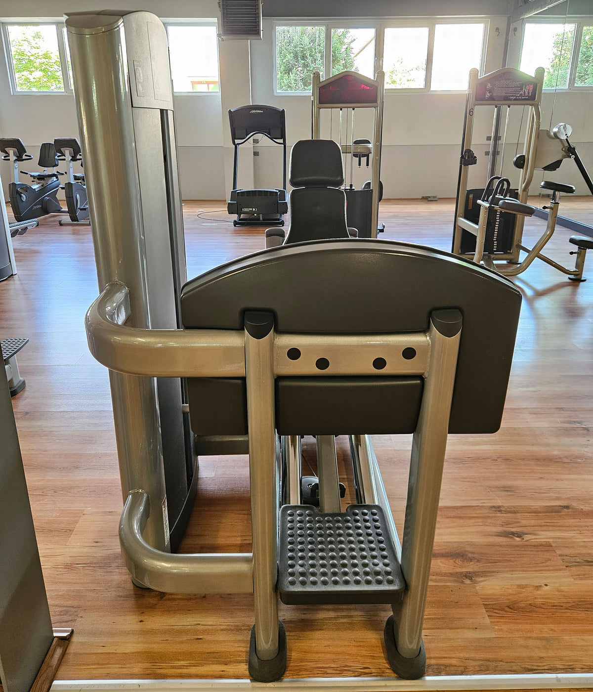 Life Fitness Beinpresse sitzend, Leg Press, Signature Serie, 195kg Gewichtsblock, Rahmenfarbe Silber, gebraucht - überholter Zustand