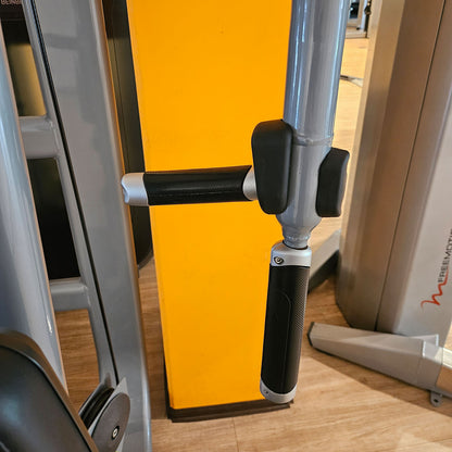 Matrix Ultra Pec Fly and Rear Delt G7-S22, Butterfly and Butterfly Reverse 2 in 1 combination machine, frame silver, used - refurbished condition