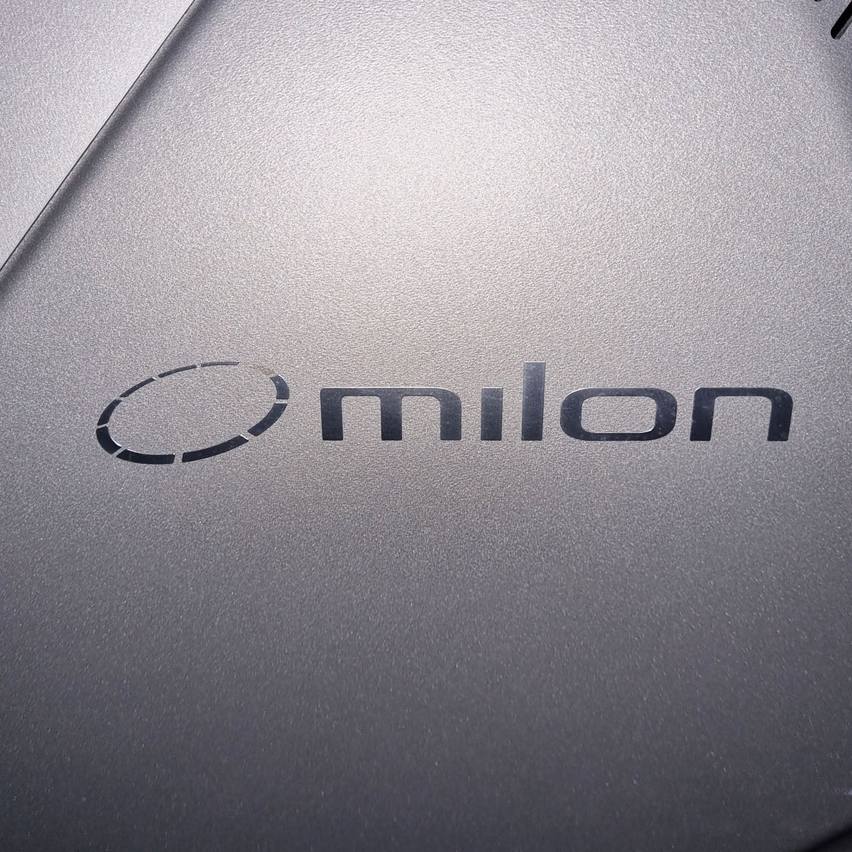 Milon 6er PREMIUM Kraft Zirkel, Baujahr 2017, Gehäuse in Anthrazit Stone, Polster Braun, inkl. LED Ampel, Top Zustand, gebraucht - überholt und Neuwertig
