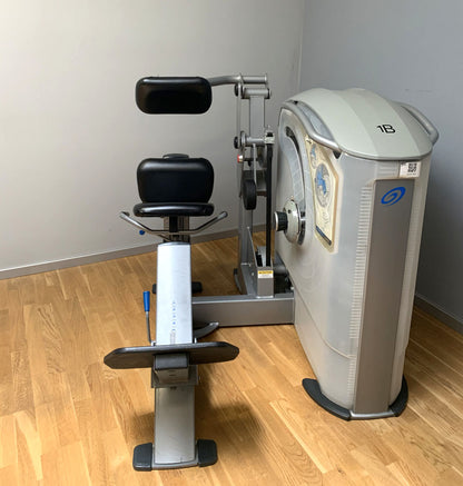 Nautilus One, 11 Kraftgeräte im Set, Nachfolger der legendären Nitro Fitness Serie, Silber, gebraucht - überholter Zustand