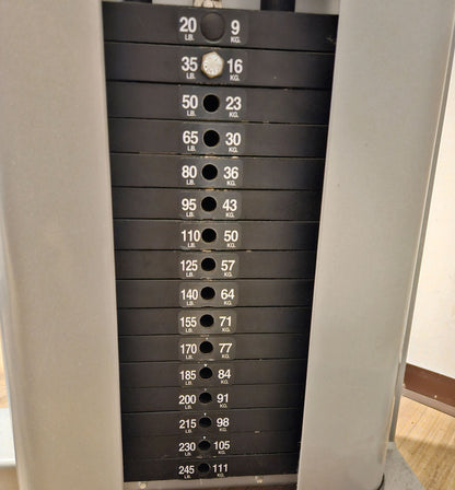 Nautilus Nitro Gravitron Plus, Dip & Klimmzugmaschine mit Gewichtsunterstützung, Assisted Chin-up and Dip Machine, Rahmen Silber, gebraucht - überholter Zustand