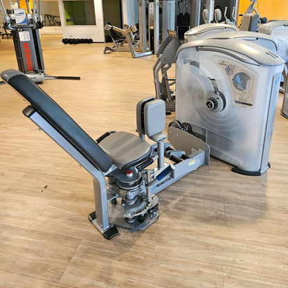 Nautilus ONE Hip Abduction-Adduction, Abduktoren und Adduktoren 2 in 1 Kombimaschine, Model S6AA, Rahmenfarbe Silber, gebraucht - überholter Zustand