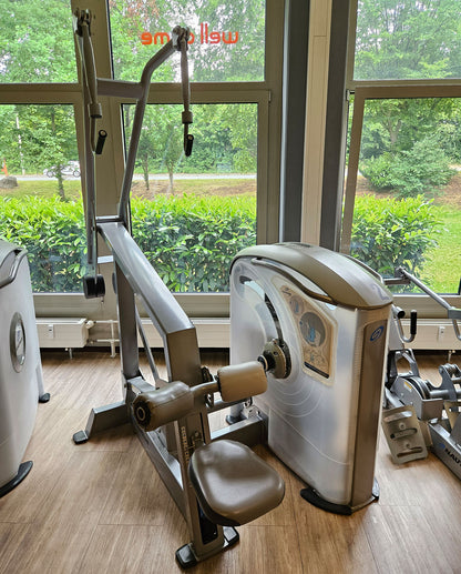 Nautilus ONE Lat Pulldown, lat pulldown from above, model S6LATP, rotating handles, frame color silver, used - refurbished condition