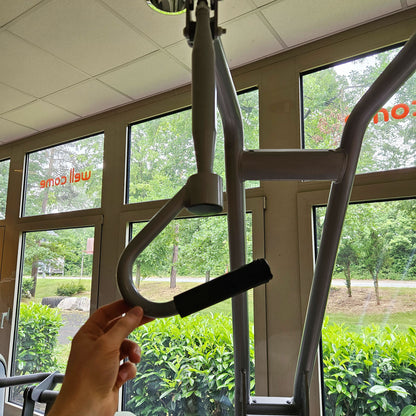 Nautilus ONE Lat Pulldown, lat pulldown from above, model S6LATP, rotating handles, frame color silver, used - refurbished condition
