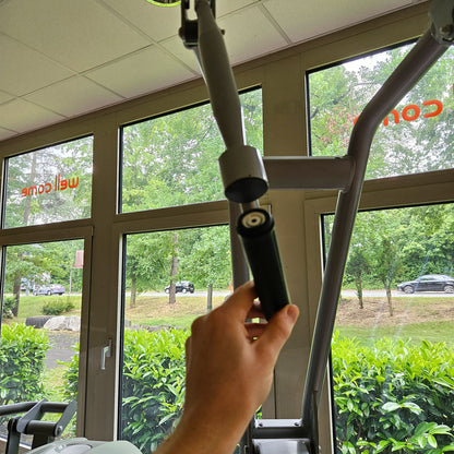 Nautilus ONE Lat Pulldown, lat pulldown from above, model S6LATP, rotating handles, frame color silver, used - refurbished condition
