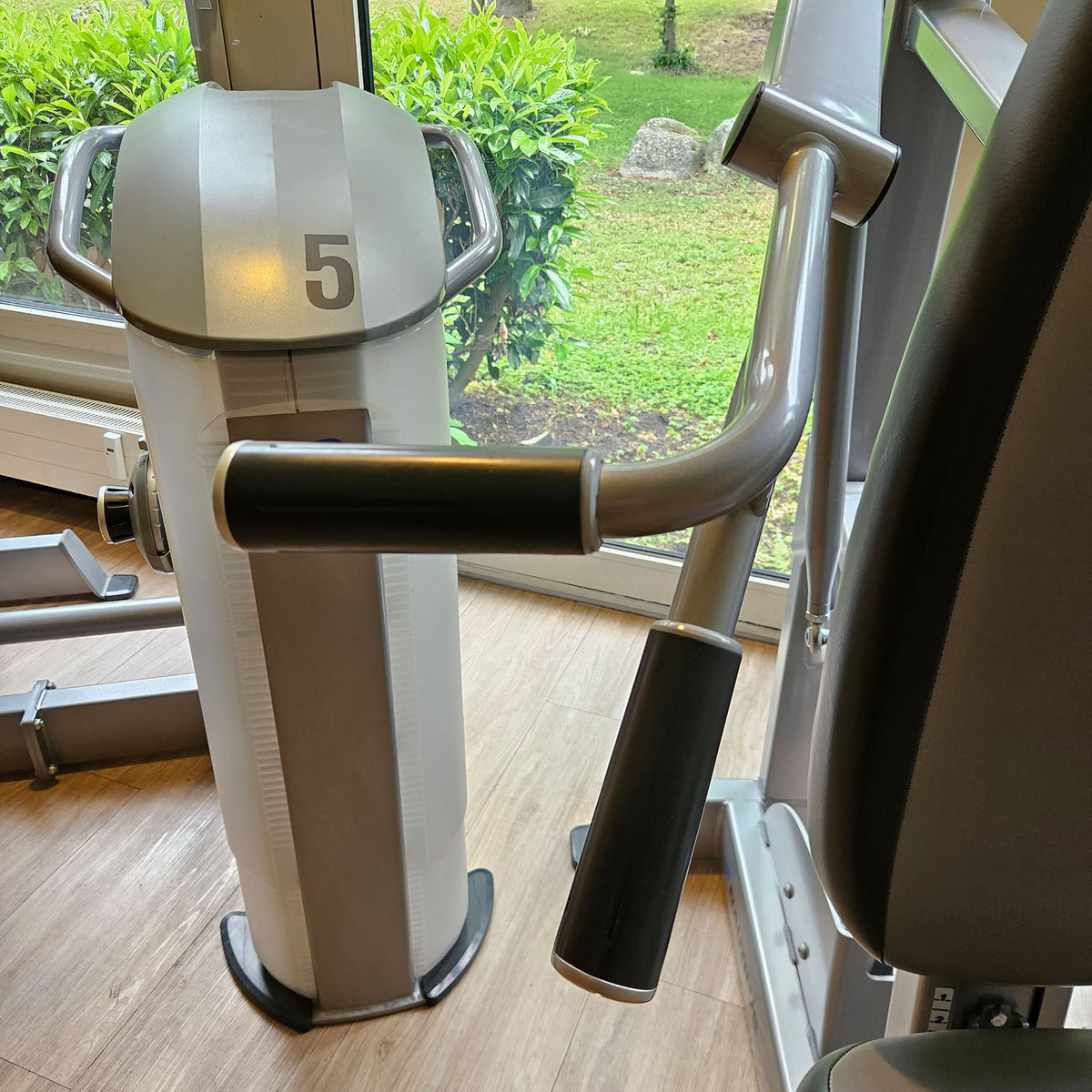 Nautilus ONE Shoulder Press, Schulterpresse, Overheadpress, Model S6SP, Rahmenfarbe Silber, gebraucht - überholter Zustand