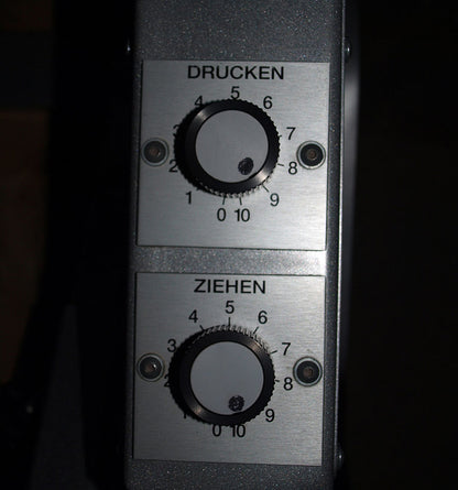 Effective Kraft-Ausdauer Zirkel - 9 Kraftegeräte, Gestell Silber, Polster Orange, gebraucht