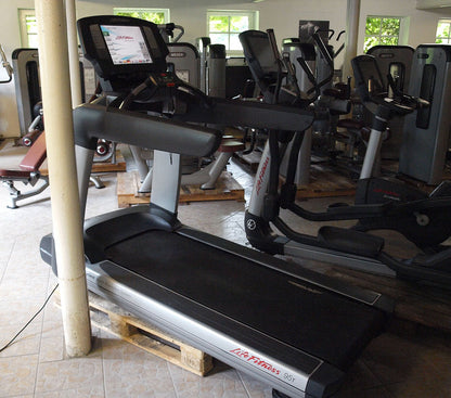 Life Fitness Elevation Series 95 Engage cardio equipment, 10 cardio machines in a set, touchscreen displays, used - refurbished condition