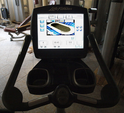 Life Fitness Ergometer 95C - Elevation Series 95c - Engage 15" Touchscreen Konsole, gebraucht - überholter Zustand