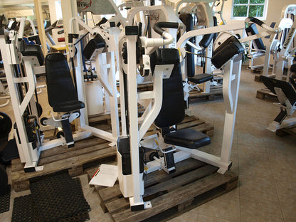 Nautilus Nitro Serie, Kraftgerätepark, 13 Fitnessstudio Geräte, Weiß, gebraucht