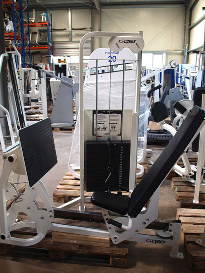 Cybex Kraftgerätepark, gebraucht, bestehend aus 25 Geräten
