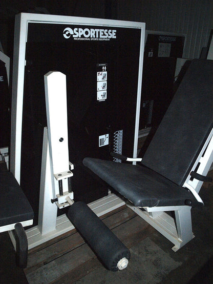 Sportesse Fitnessstudio Anlage, 16 Kraftgeräte, gebrauchter Fitnesspark, Farbe Weiß