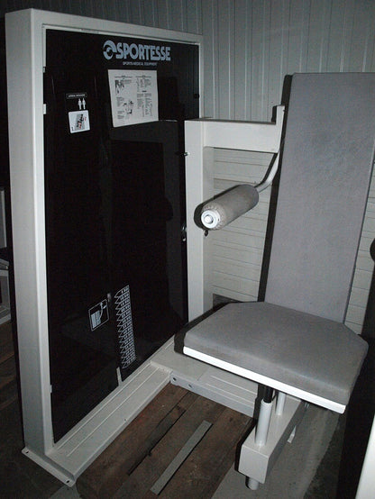 Sportesse Fitnessstudio Anlage, 16 Kraftgeräte, gebrauchter Fitnesspark, Farbe Weiß