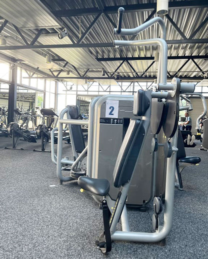 TechnoGym 13 Kraftgeräte im Set, Element Line Serie, gebraucht - überholter Zustand