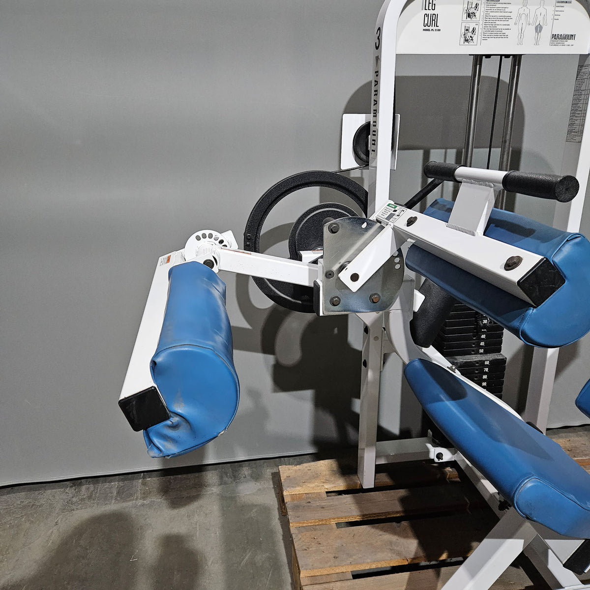 Paramount Leg Curl seated Model PL 2100 - Beinbeuger sitzend, Kniebeuger, Made in USA, Farbe Weiß, gebraucht - geprüfter Zustand
