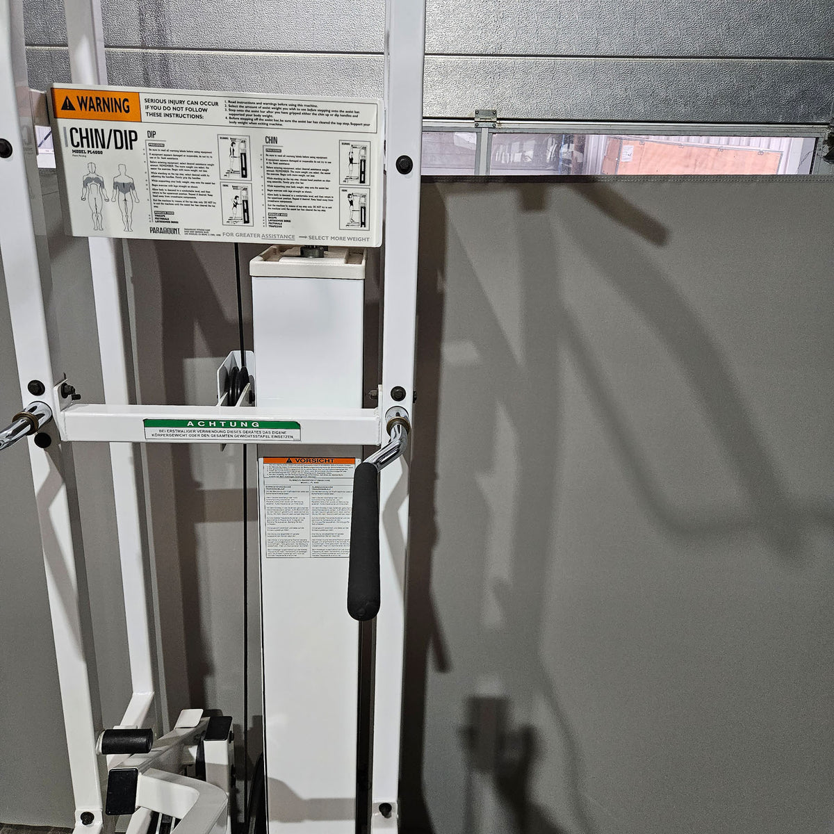 Paramount Chin-Dip Model PL4000 - Dip-Klimmzugmaschine mit Gewichtsunterstützung, Made in USA, gebraucht - geprüfter Zustand
