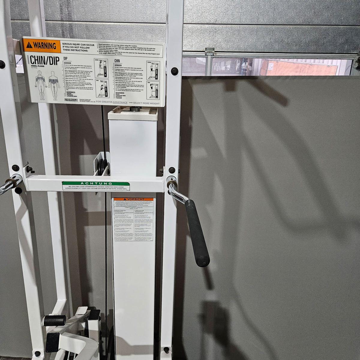 Paramount Chin-Dip Model PL4000 - Dip-Klimmzugmaschine mit Gewichtsunterstützung, Made in USA, gebraucht - geprüfter Zustand