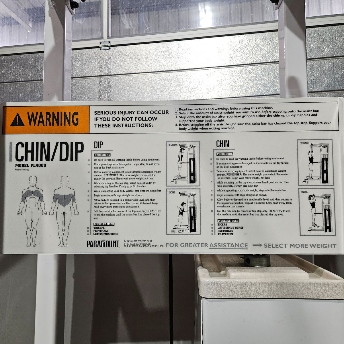 Paramount Chin-Dip Model PL4000 - Dip-Klimmzugmaschine mit Gewichtsunterstützung, Made in USA, gebraucht - geprüfter Zustand