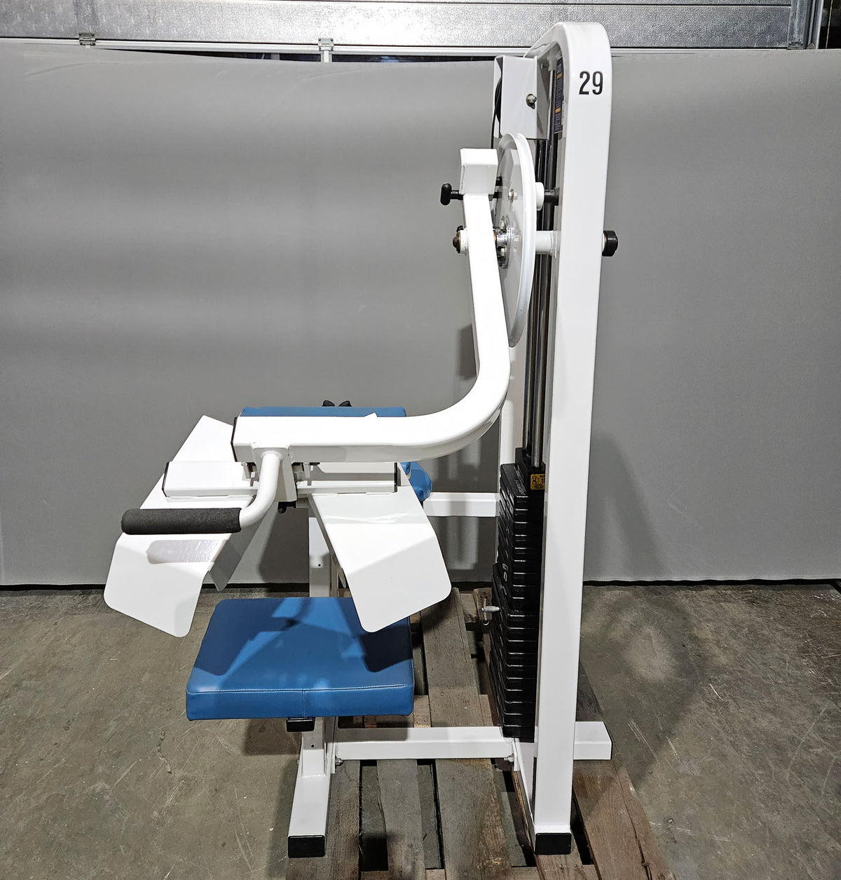Paramount Glute Model 1300 - Gluteusmaschine Kick, Glute Radial Pomaschine, Made in USA, Farbe Weiß, gebraucht - geprüfter Zustand