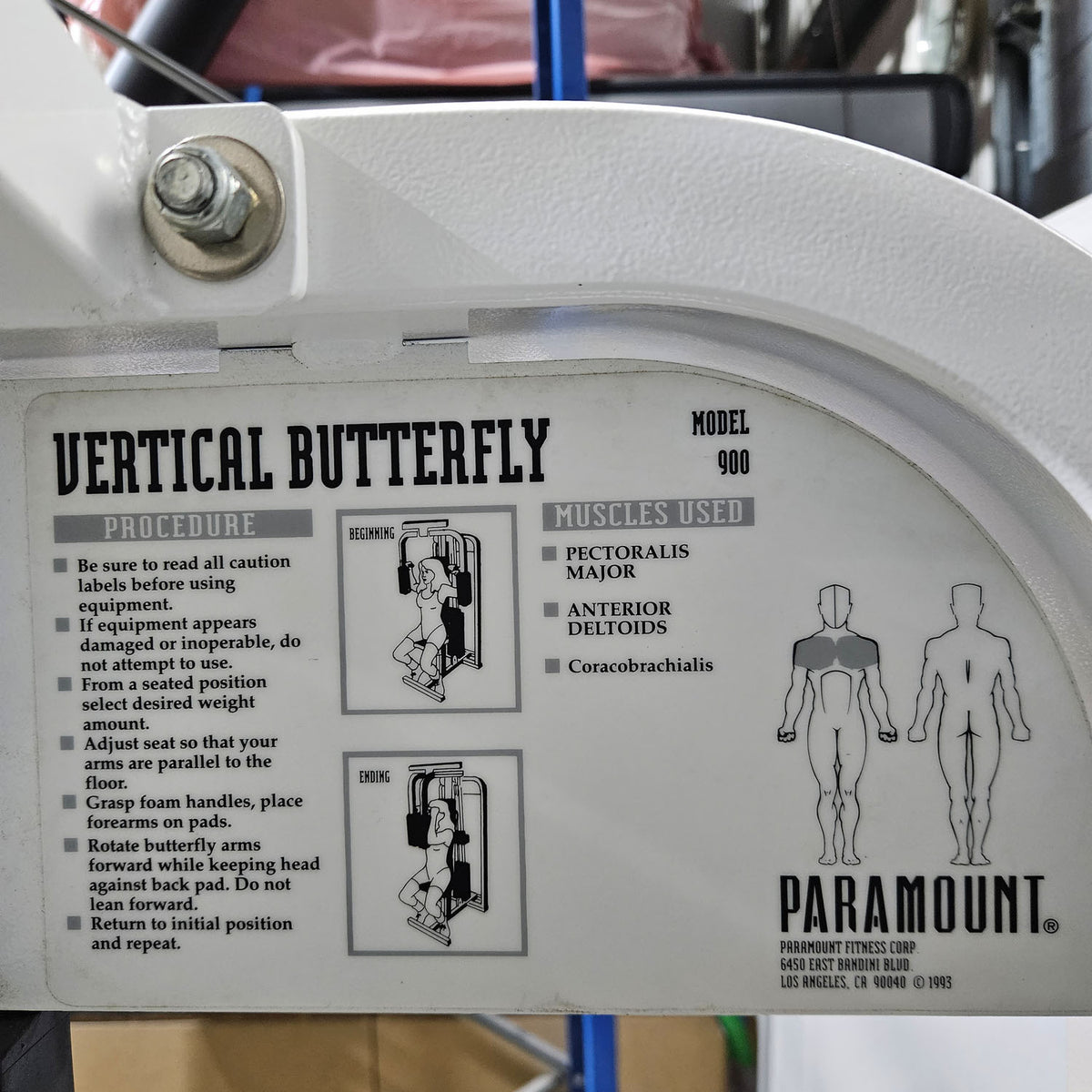 Paramount Vertical Butterfly Model 900 - Pectoral Fly, Pec Fly, Made in USA, Farbe Weiß, Polster Grün, gebraucht - geprüfter Zustand