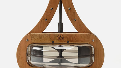 NOHrD Rudergerät mit Wassertank aus Holz und Metall.