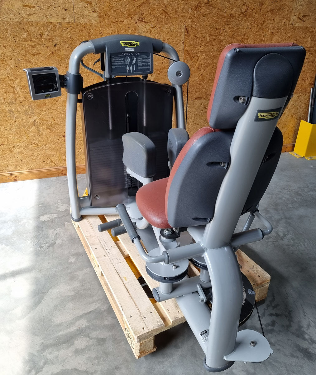 TechnoGym 10 Kraftgeräte im Set, Isocontrol Displays, Selection Line, Neue Version mit Plastikverkleidungen, gebraucht - überholter Zustand