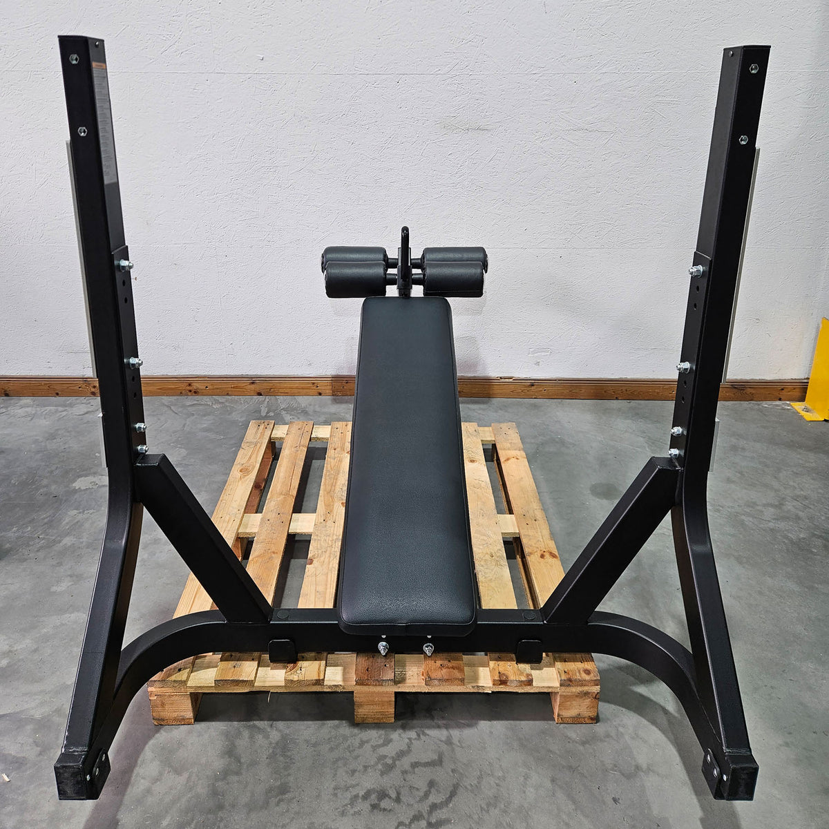 3er Set Technogym Pure Drückerbänke, 1x Flachdrückerbank 1x Schrägdrückerbank und 1x Negativdrückerbank, Pure Strength Bench Series, Farbe Schwarz, gebraucht - überholter Zustand