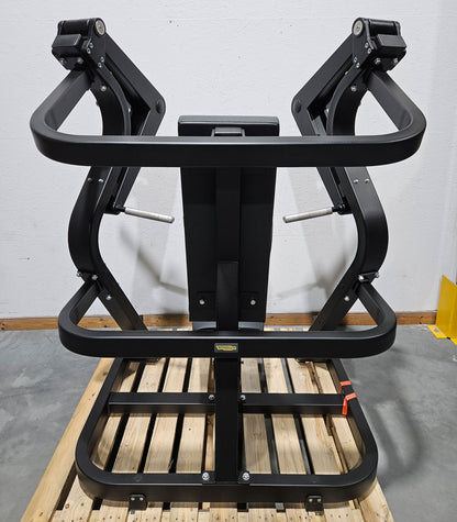 TechnoGym Pure Strength Chest Press, bench press machine plate loaded, chest press, color black, used - refurbished condition