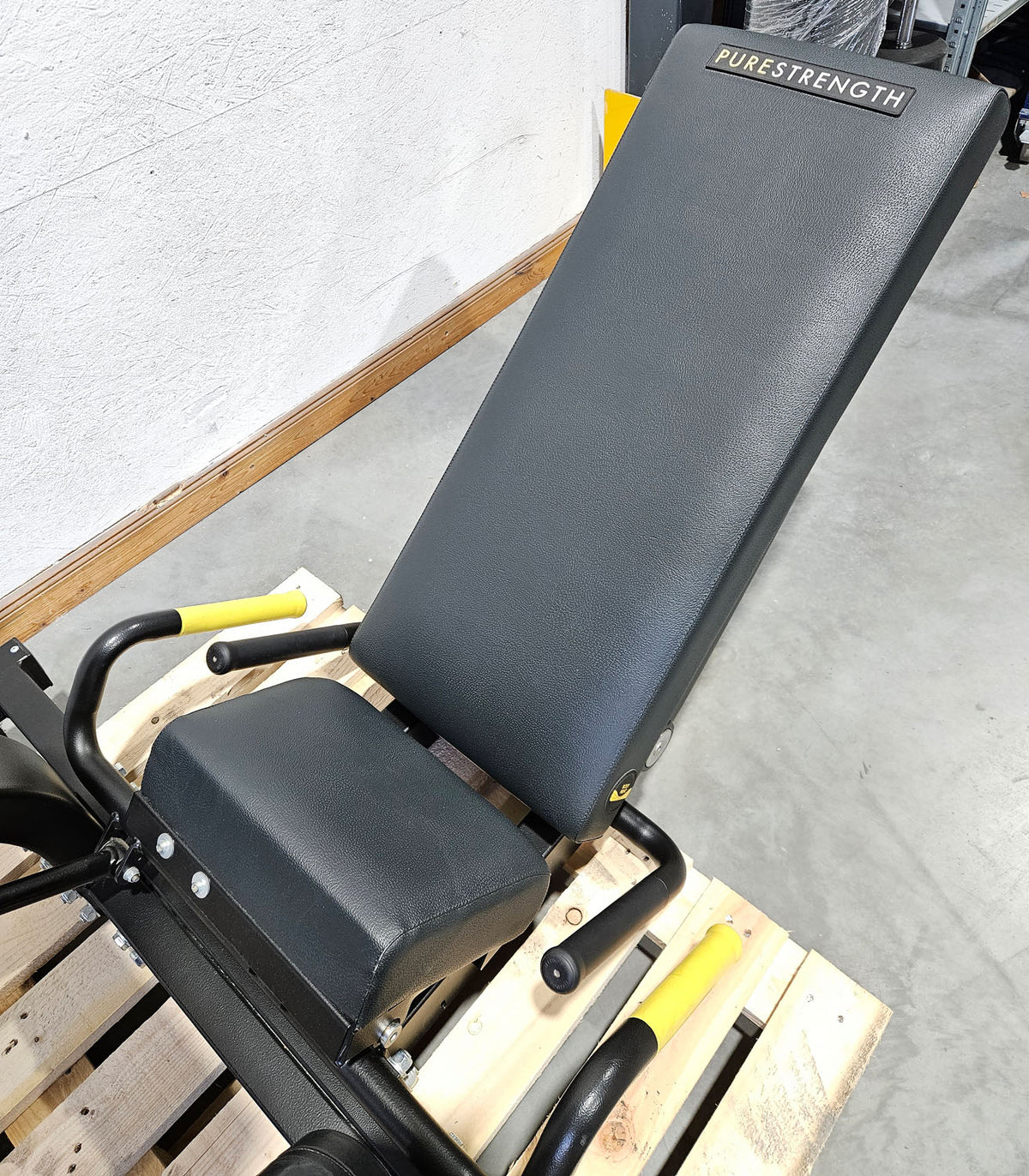 Technogym Pure Strength Linear Leg Press, Plate loaded 45° leg press, color black, used, refurbished condition