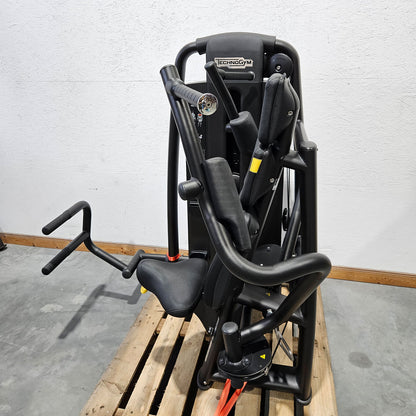 Technogym Selection Pro Pectoral Fly, Butterfly, Pec Fly, color black, used, refurbished condition