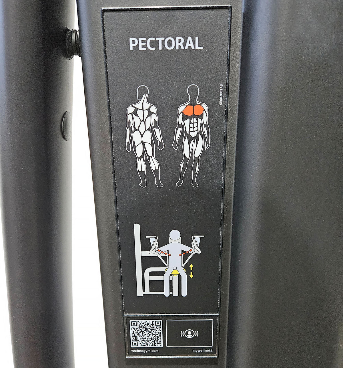 Technogym Selection Pro Pectoral Fly, Butterfly, Pec Fly, color black, used, refurbished condition