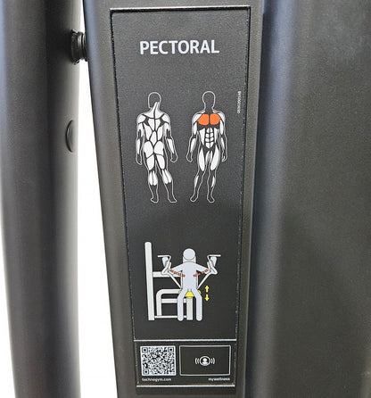 Technogym Selection Pro Pectoral Fly, Butterfly, Pec Fly, color black, used, refurbished condition