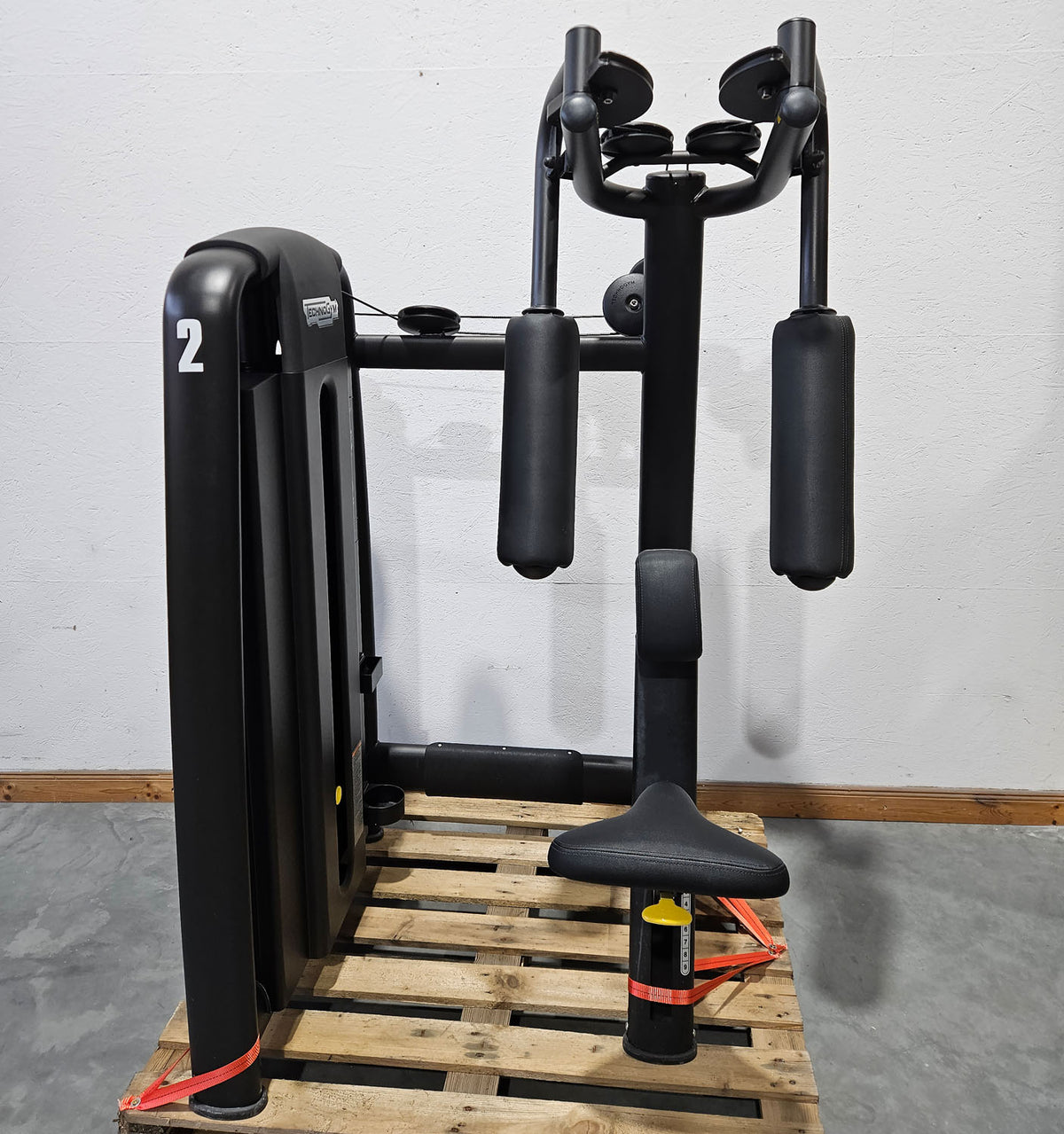 Technogym Selection Pro Reverse Fly, Butterfly Reverse, Rear Delt, Farbe Schwarz, gebraucht, überholter Zustand