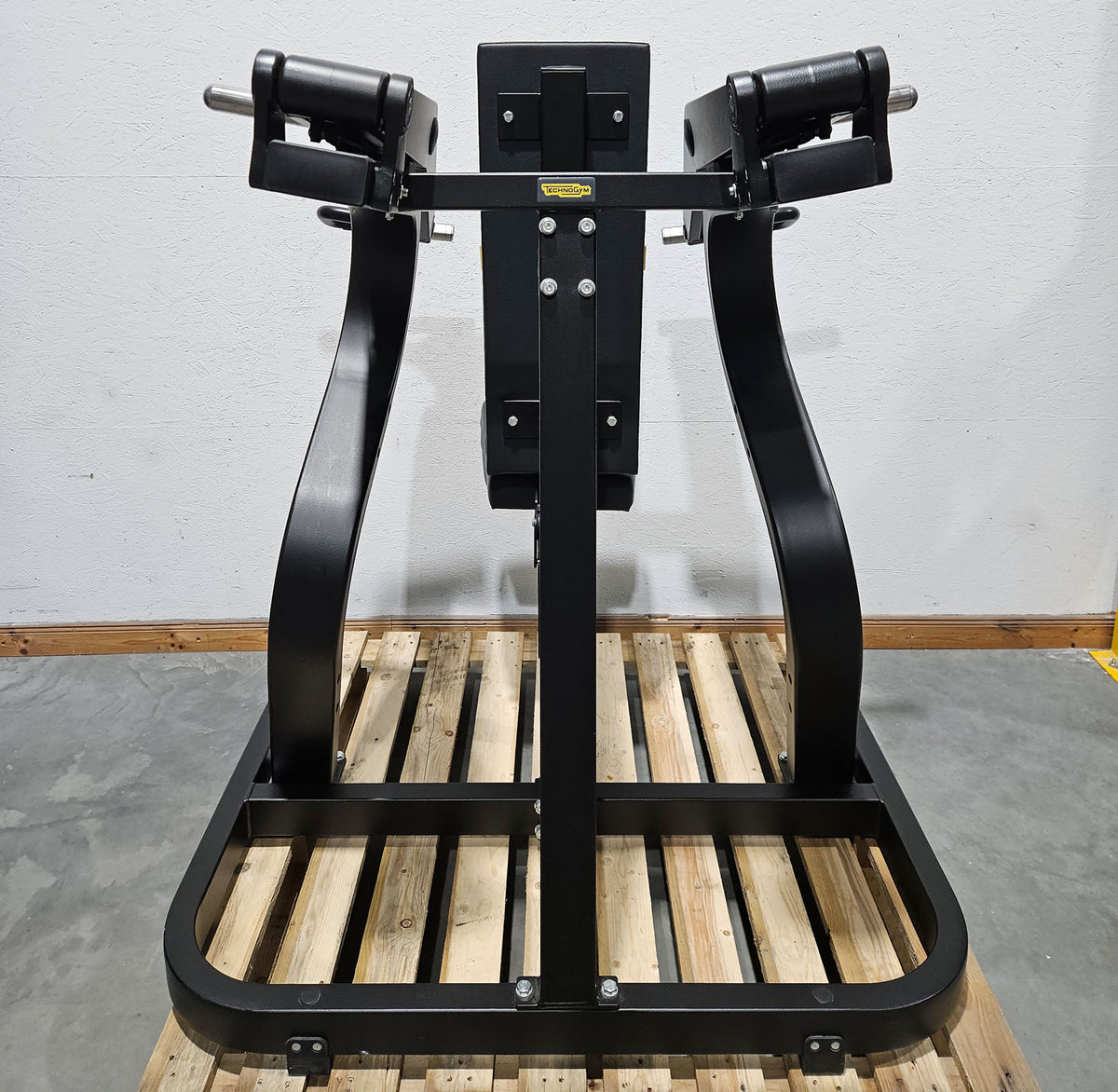 TechnoGym Pure Strength Shoulder Press, Schulterpresse Plate loaded, Farbe Schwarz, gebraucht - überholter Zustand