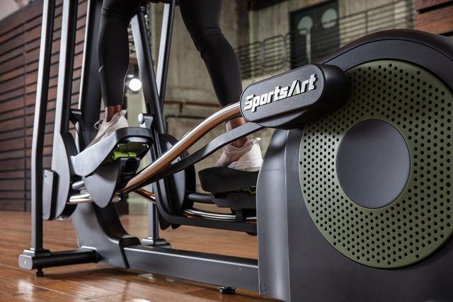 Sportsart Elliptical, Ellipsentrainer G874