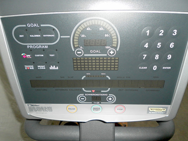 Technogym Recumbent Excite Line 700 mit LED Display und Handpuls und Polar, gebraucht - überholter Zustand