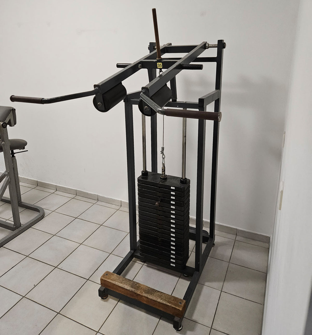 Wadenmaschine stehend, 180kg Steckgewichte + Aufnahme für Hantelscheiben, Oldschool Bodybuilding Kraftgerät, gebraucht mit Gebrauchsspuren