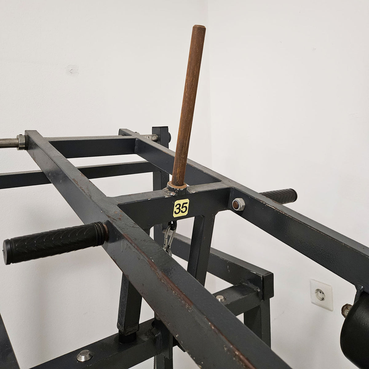 Wadenmaschine stehend, 180kg Steckgewichte + Aufnahme für Hantelscheiben, Oldschool Bodybuilding Kraftgerät, gebraucht mit Gebrauchsspuren
