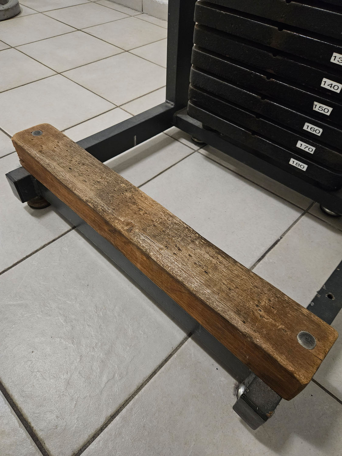 Wadenmaschine stehend, 180kg Steckgewichte + Aufnahme für Hantelscheiben, Oldschool Bodybuilding Kraftgerät, gebraucht mit Gebrauchsspuren